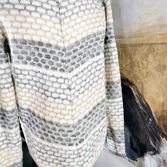 Used Carolyn Taylor size small knitted sweater - Picture 3 of 11